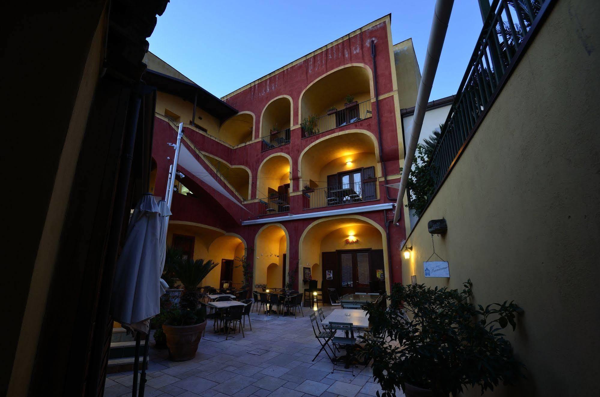 Manouche Affittacamere Osteria Caserta Dış mekan fotoğraf